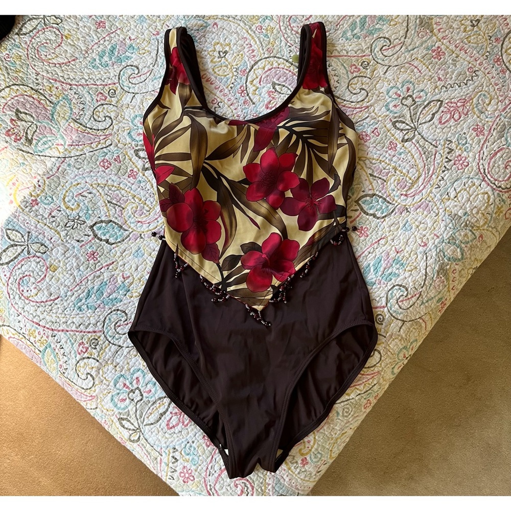 Suit Yourself one piece bathing suit